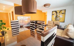 Apartamento Alhambra a 8 minutos del Centro,con Piscina y Parking